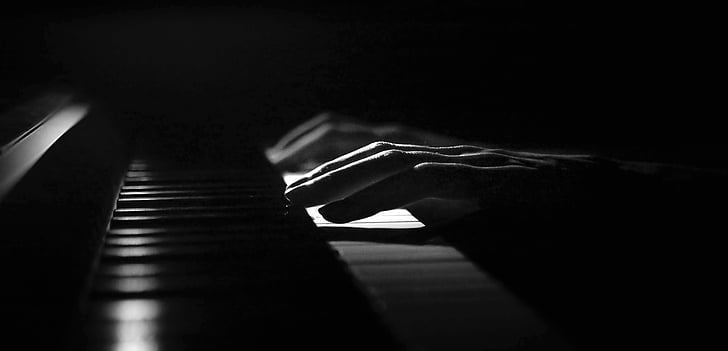 Piano hand 2